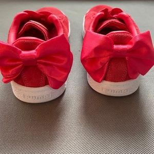 PUMA Kids Pink Bow Slip On Sneakers Size 12